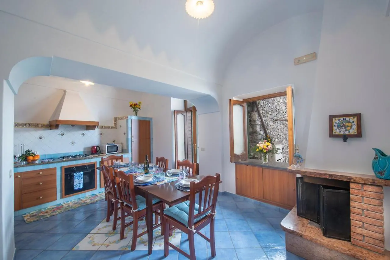**  Aparthotel Amalfi Hills Italien