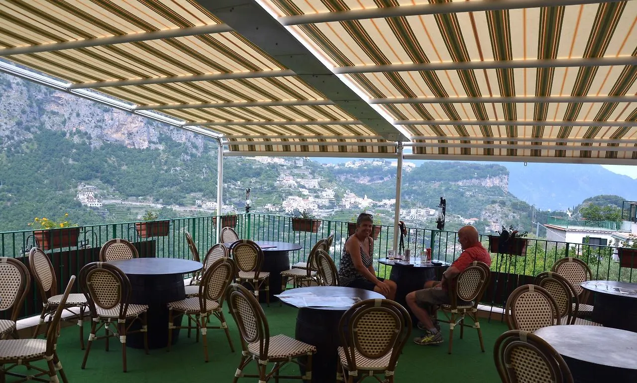 Aparthotel Amalfi Hills 2*,