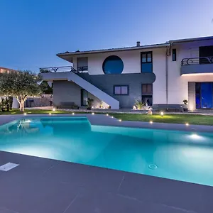 https://villa-teocrito.sicilyhotelsitaly.net